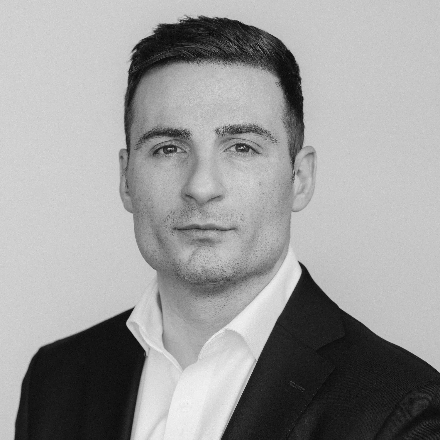 Andi Zekthi, Managing Director